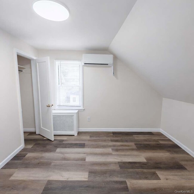 Foto del edificio - 48-43 201st St