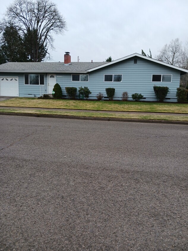 1380 25th Ave. - 1380 W 25th Ave