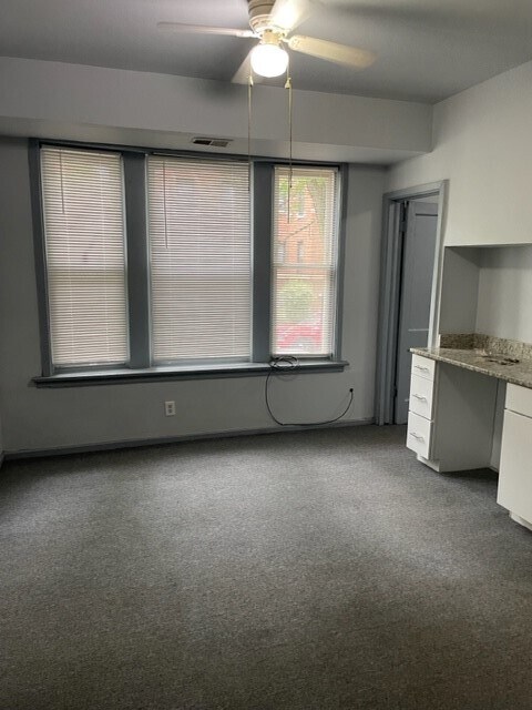 Foto del edificio - 1235 W Marquette Rd