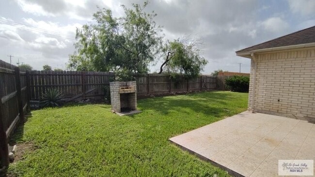 Building Photo - 4860 Larkspur Dr