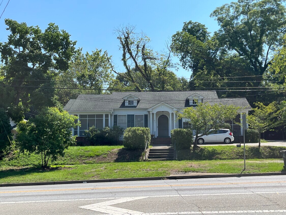 Foto principal - 311 N Jefferson St NE
