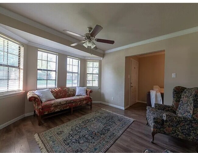 Foto del edificio - 4241 Ireland St