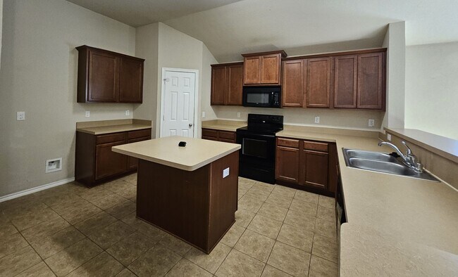 Foto del edificio - MOVE IN SPECIAL PRICING— Arlington: 4 BEDR...