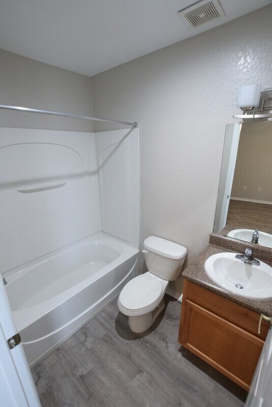 Building Photo - 3664 N Goldenrod Rd