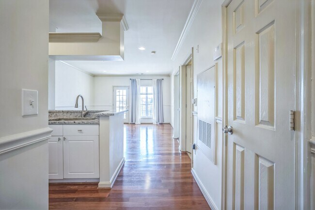 Foto del edificio - 4551 Strutfield Ln