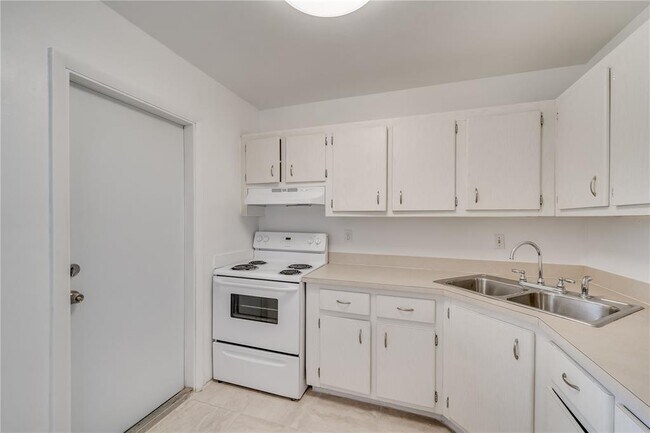 Foto del edificio - 4200 NW 3rd Ct