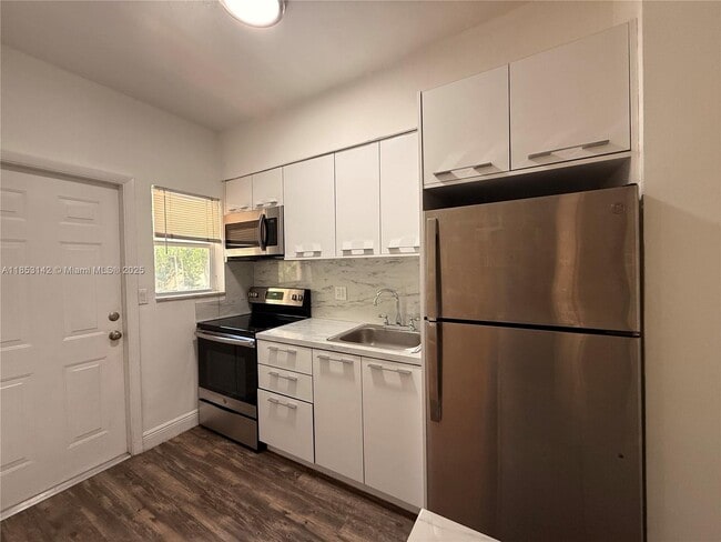 Building Photo - 723 NE 91st St