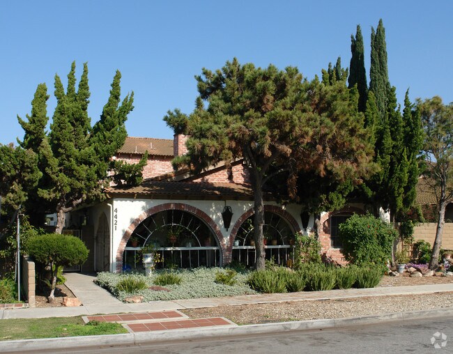 Foto del edificio - 4421 Green Ave