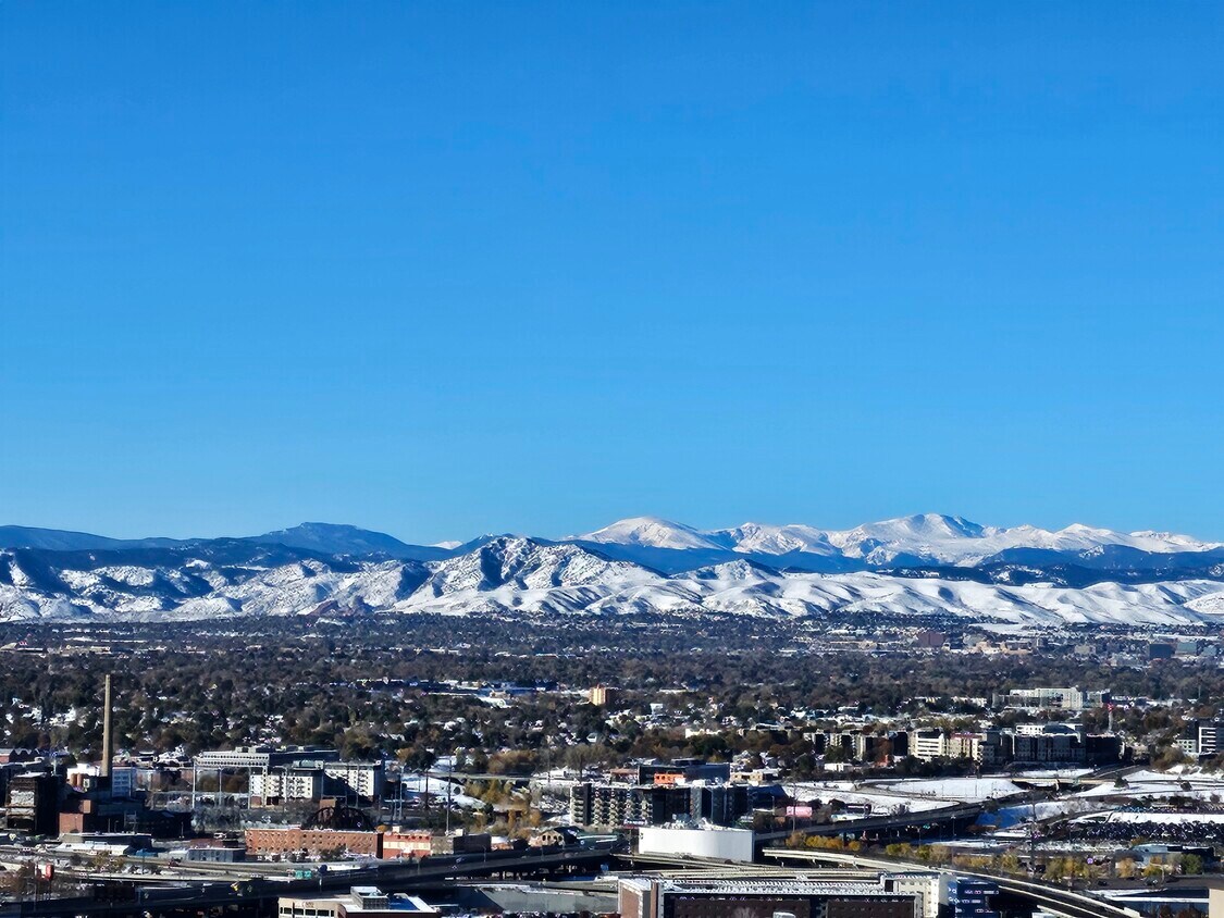 Endless Views - 1020 15th St