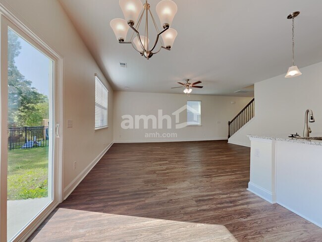 Building Photo - 1836 Produce Ln