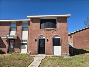 Building Photo - 13 Tori Ln