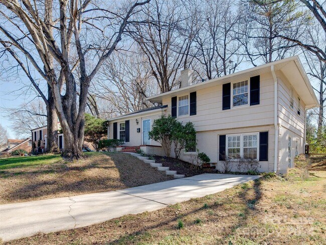 Foto del edificio - 4917 White Oak Rd