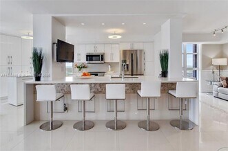 Building Photo - 4000 Towerside Terrace