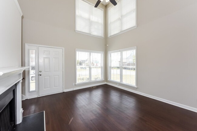 Building Photo - 6201 Rocky Top Dr