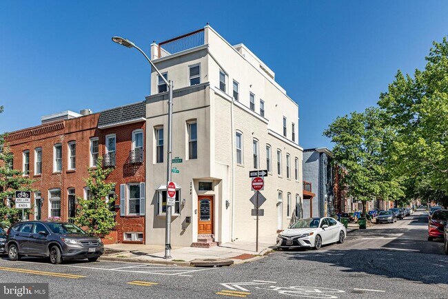Foto del edificio - 2408 Hudson St