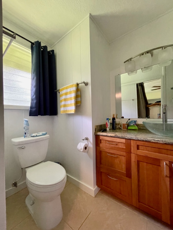 Building Photo - 6065A Kolopua St