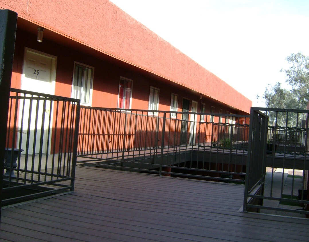 Foto del edificio - 570 W Prince Rd