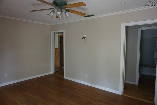 Building Photo - 1606 Bland St
