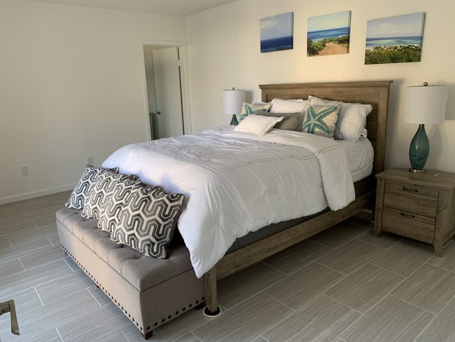 Masterbedroom - 16531 NE 35th Ave