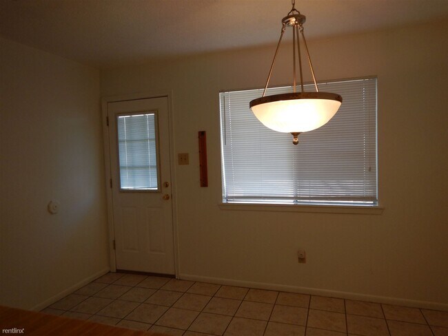 Foto del edificio - 2 br, 2 bath Duplex - 1601 George Bush Dr ...