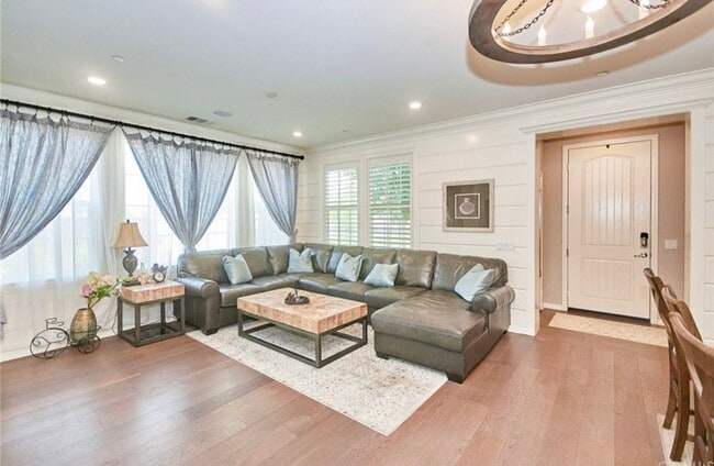 Building Photo - 24359 Verdugo Cir