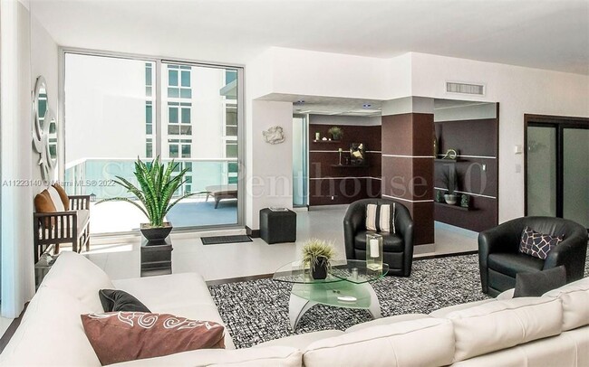 Building Photo - 4001 S Ocean Dr