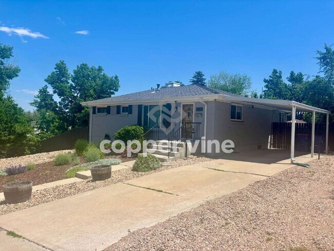 Foto del edificio - 6628 Eaton St