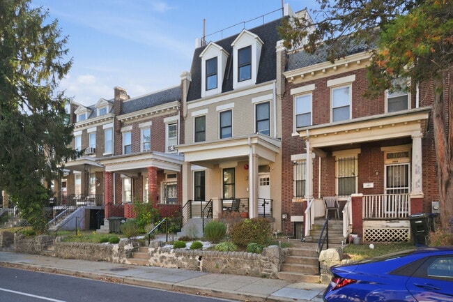 Building Photo - 3222 Warder St NW