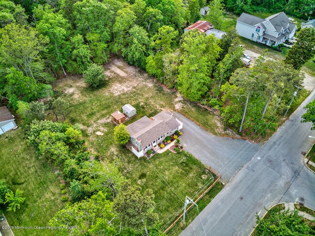 Foto del edificio - 115 Jones Rd