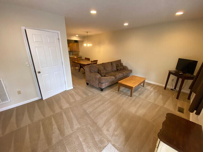 Building Photo - Furnished Town Home available at 3030 Pepp...
