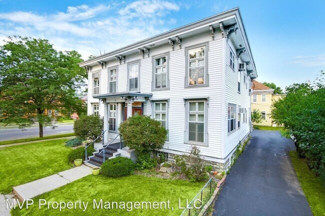 Building Photo - 101 9th St S