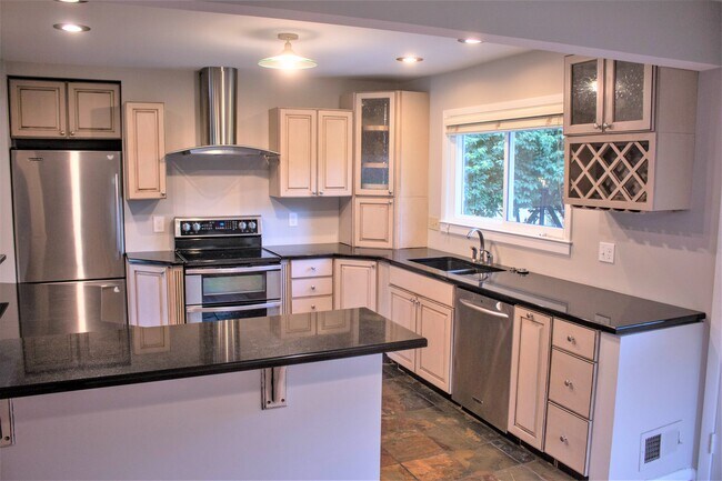 Building Photo - 1509 Bay Ridge Ave