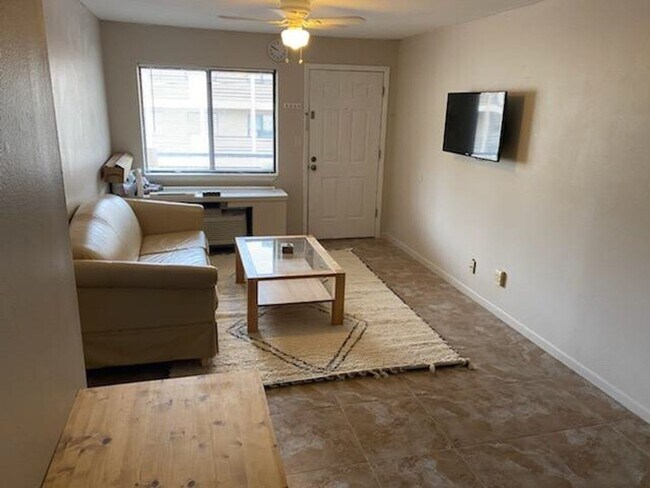 Foto del edificio - 1/1 PARTLY FURNISHED CONDO UNIT AVAILABLE ...