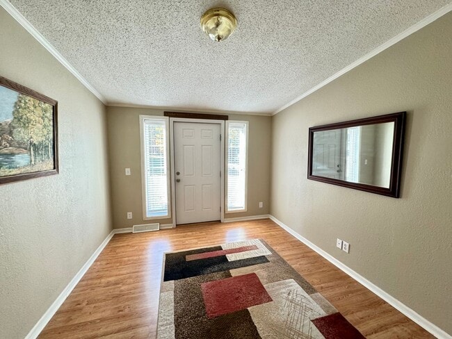 Building Photo - FULLY FURNISHED, ALL INCLUSIVE, LAKE ACCESS BEAUTY FOR RENT