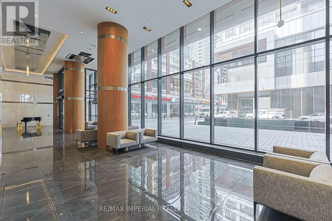 Building Photo - 17 Bathurst St
