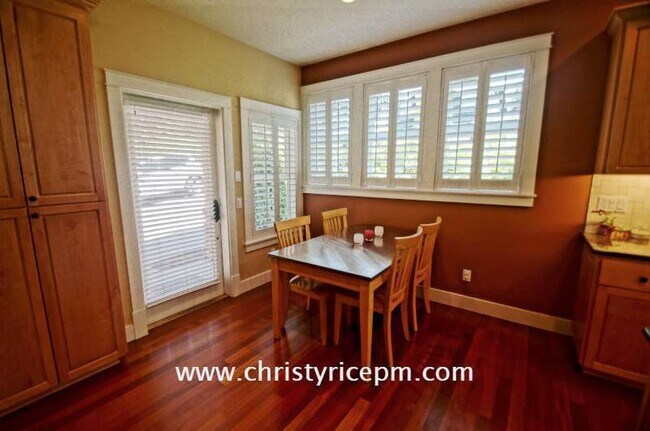 Foto del edificio - 11341 106th Ave NE