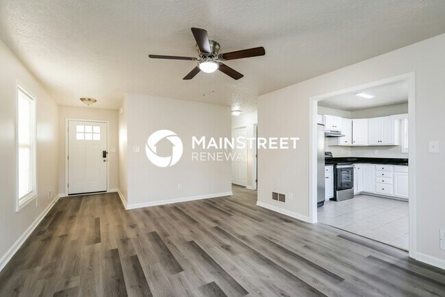 Foto del edificio - 4 Bedroom Pet-Friendly Home in FAIRDALE, KY with Main Street Renewal