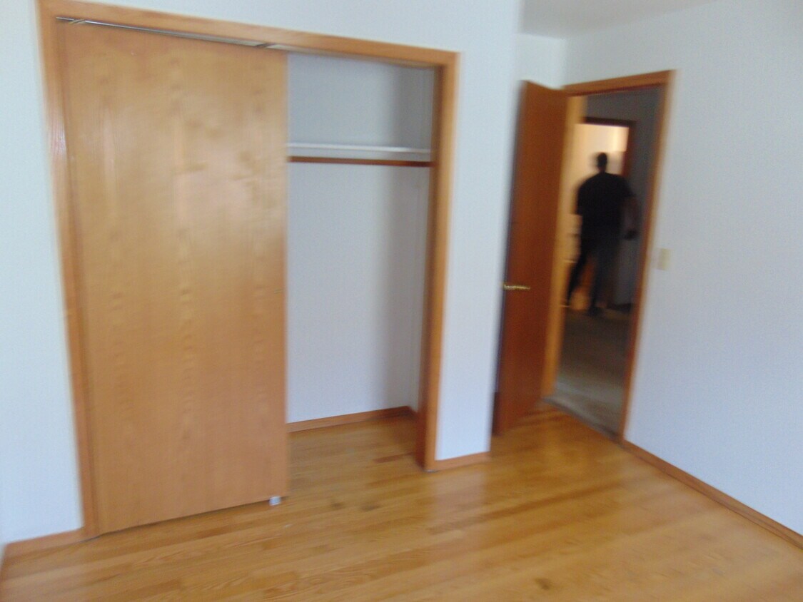 Foto del edificio - 1227 E Walnut St