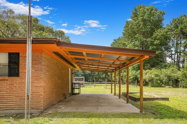 Building Photo - 26407 Magnolia Dr