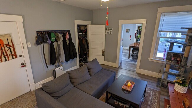 Foto del edificio - 615 Greenfield Ave