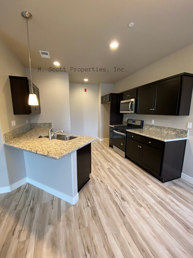 Building Photo - 1146 Montevideo Cir