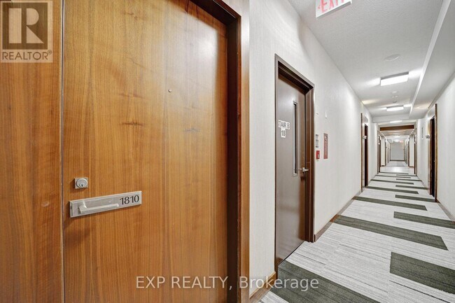 Building Photo - 500 Sherbourne St