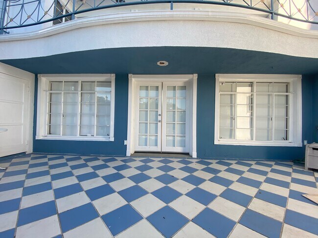 Foto del edificio - 2350 N Vermont Ave