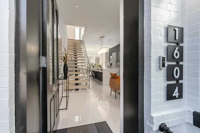 Foto del edificio - 1604 13th St NW