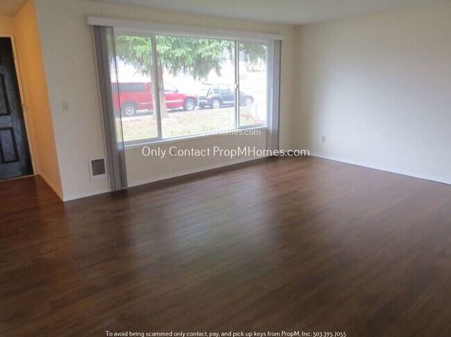 Foto del edificio - Beautiful Duplex In Hillsboro W/Attached G...