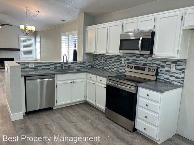 Building Photo - 3 br, 2 bath House - 3014 Wright Way