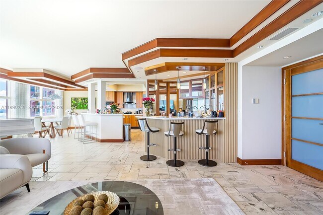 Foto del edificio - 2110 N Ocean Blvd