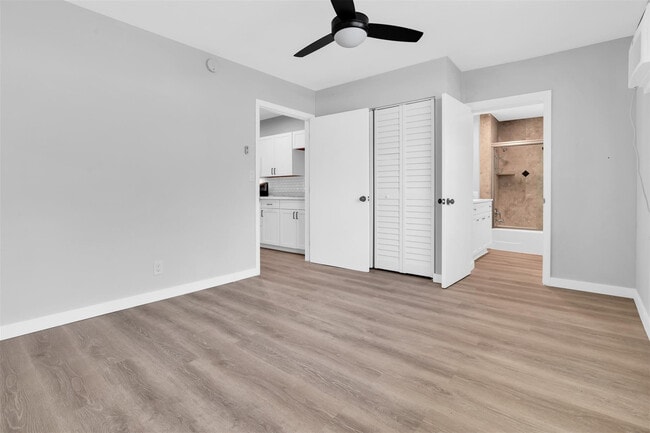 Foto del edificio - 1841 Adams St