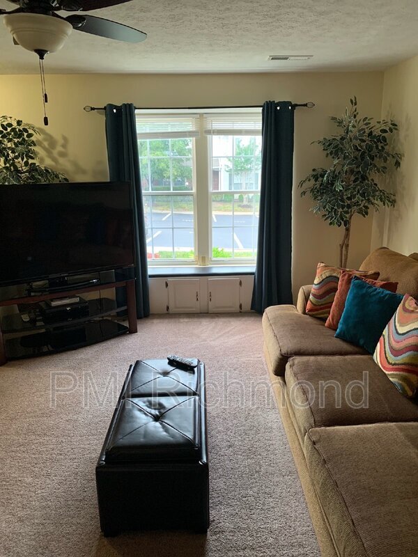Foto del edificio - 7823 Balineen Ct
