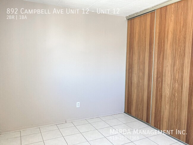 Photo du bâtiment - SPACIOUS 2 BED/1 BATH APT ON CAMPBELL + HYDRO